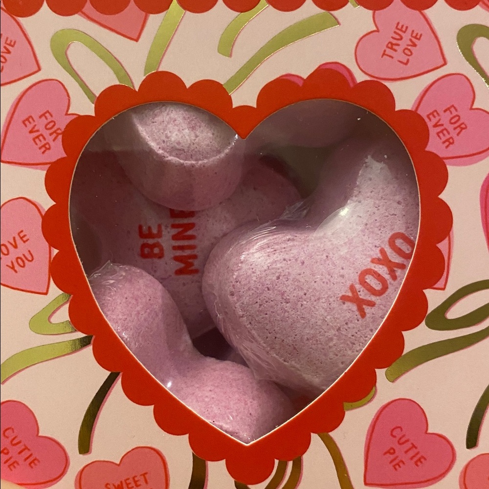 Set of 5 pink heart shaped Bath Bombs Sparkling citrus scent. Valentine’s Day - Picture 3 of 5